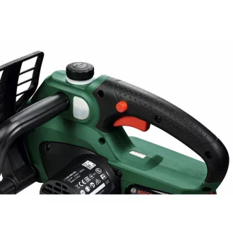  BOSCH Akumulátorová reťazová píla UniversalChain 18 (1 x 2,5 Ah akumulátor + nabíjačka)