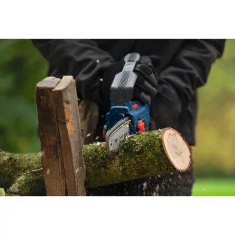   BOSCH Akumulátorová reťazová píla 15 cm GKE 18V-15 bezuhlíková, s reguláciou otáčok (bez akumulátora a nabíjačky)