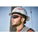 MILWAUKEE Ochranné okuliare dymovej farby