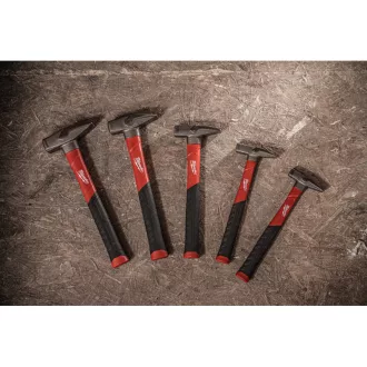   MILWAUKEE Tesárske kladivo zakrivené s 570 g sklolaminátovou rukoväťou, magnetické