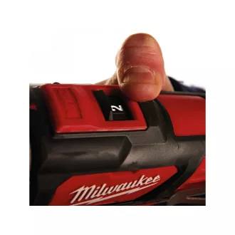   MILWAUKEE Akumulátorová príklepová vŕtačka M12 BPD-202C (2 x 2,0 Ah batéria + nabíjačka)