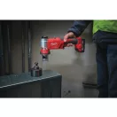 MILWAUKEE Akumulátorový hydraulický dierovací stroj M18 HKP-201CA (1 x 2,0 Ah batéria + nabíjačka)
