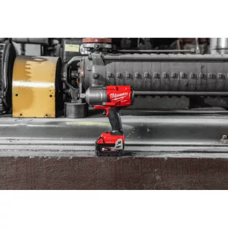   MILWAUKEE Akumulátorový rázový uťahovák M18 ONEFHIWF34-502 x 3/4" (2 x 5,0 Ah batéria + nabíjačka)