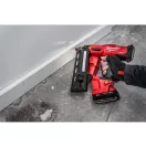 MILWAUKEE Akumulátorová stavebná klincovačka M18 FN16GA-202 x (2 x 2,0 Ah akumulátor + nabíjačka)