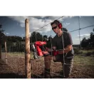 MILWAUKEE Akumulátorová zošívačka na stavbu plotov M18 FFUS-302C (2 x 3,0 Ah batérie + nabíjačka)