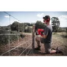 MILWAUKEE Akumulátorová zošívačka na stavbu plotov M18 FFUS-302C (2 x 3,0 Ah batérie + nabíjačka)