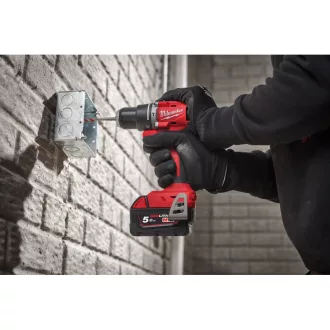   MILWAUKEE Akumulátorový vŕtací skrutkovač M18 BLPDRC-202C (2 x 2,0 Ah batéria + nabíjačka)