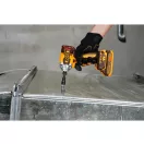 INGCO Akumulátorový udierajúci skrutkovač 1/4" 285 Nm bez uhlíkových kefiek 20 V (2 x 2,0 Ah batéria + nabíjačka)