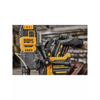   DEWALT Akumulátorová magnetická vŕtačka 18 V (2 x 9,0 Ah batérie + nabíjačka) DCD1623X2G