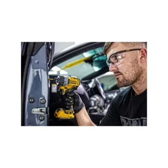   DEWALT Akumulátorový skrutkovač 12 V bez uhlíkovej kefky (2 x 2,0 Ah batérie + nabíjačka) DCF601D2