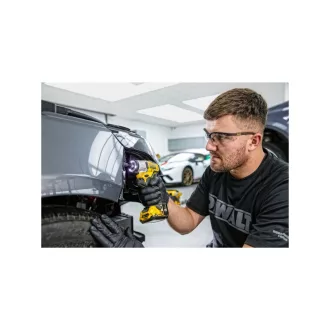   DEWALT Akumulátorový rázový uťahovák 12 V bez uhlíkovej kefky (2 x 2,0 Ah batéria + nabíjačka) DCF801D2