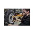 DEWALT Akumulátorový rázový uťahovák 18 V bez uhlíkovej kefky (2 x 5,0 Ah batéria + nabíjačka + kryt) DCF891P2G