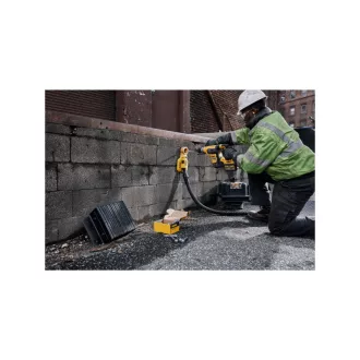   DEWALT Akumulátorová vŕtačka s príklepom 54 V (2 x 9,0 Ah akumulátor + nabíjačka + TSTAK) DCH417X2
