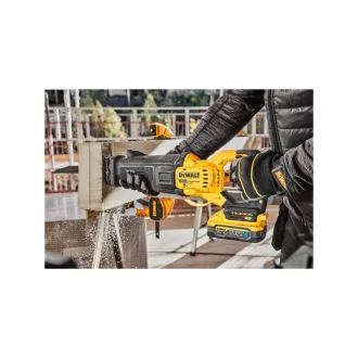   DEWALT Akumulátorová sablíková píla 18 V (2 x 5,0 Ah PowerStack akumulátor + nabíjačka) v kufri TSTAK