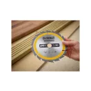 DEWALT CONSTRUCTION Kotúčová píla na klincované drevo 165 x 20 x 2,4 mm / 18 zubov