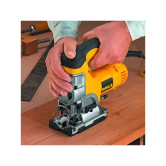 Priamočiara píla DEWALT 701 W DW331K