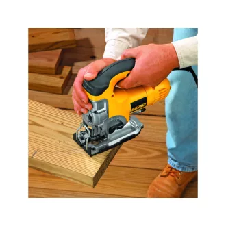 Priamočiara píla DEWALT 701 W DW331K