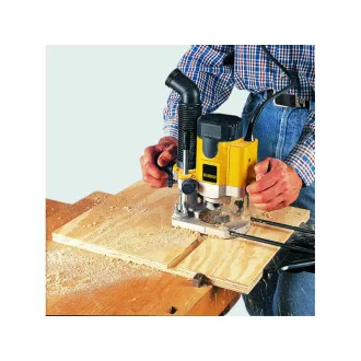 Router DEWALT 620 W DW621K