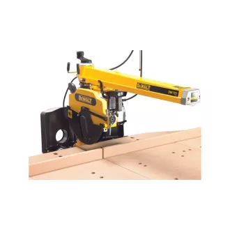 DEWALT Kotúčová píla 2000 W DW721KN