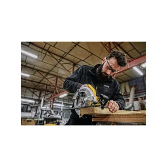 DEWALT Kotúčová píla 1350 W DWE560