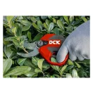 DCK Akumulátorové záhradné nožnice 35 mm bezuhlíkové 20 V (2 x 2,0 Ah akumulátory + nabíjačka)