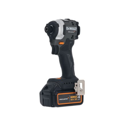 DEWALT/McLaren Akumulátorový udierajúci skrutkovač 18 V 208Nm 1/4" (1 x 4,0 Ah akumulátor + nabíjačka + TSTAK)