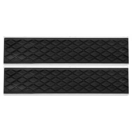 Mäkké upínacie čeľuste zveráka YATO 125 x 30 mm (2 ks)
